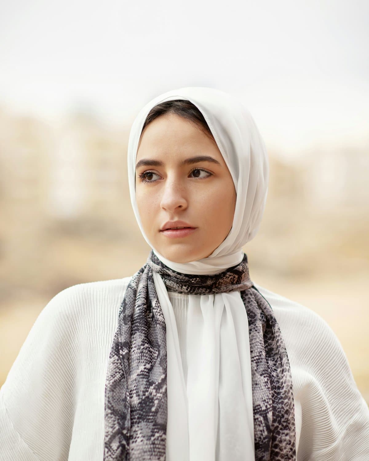 Soft pearl floral-inspired magnetic scarf pins